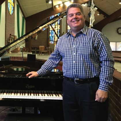 /features/the-boston-chronicle/winter-2016/steinway-boston-devine-redeemer-choir